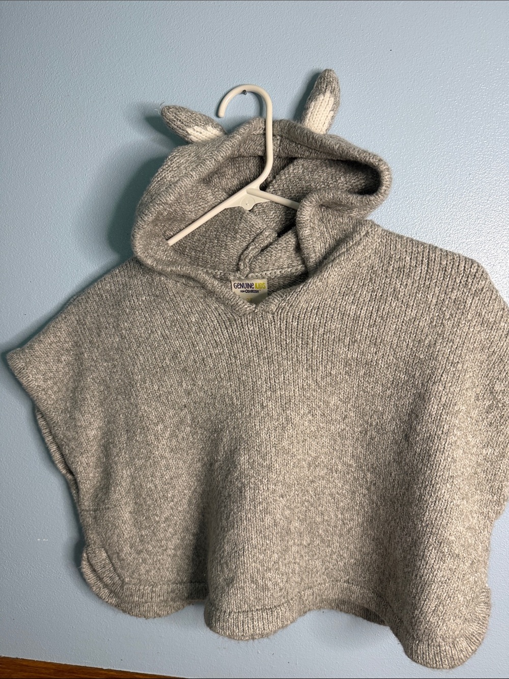 Genuine Kids OshKosh Gray Knit Hooded Bunny Poncho 2T Excellent Condition